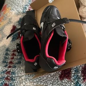 Peleton cycling shoes